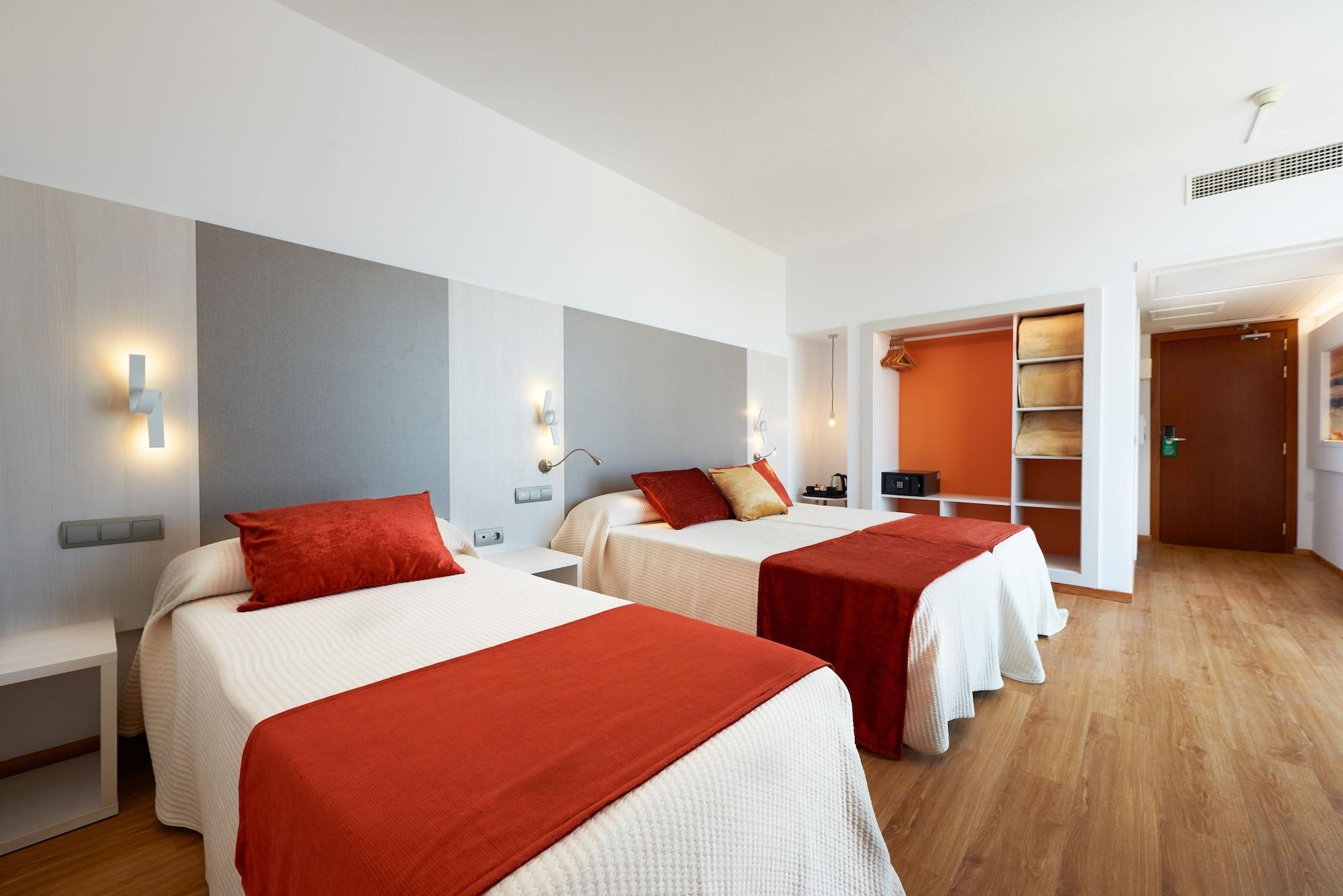Hotel Abrat Сан-Антонио-Абад Экстерьер фото