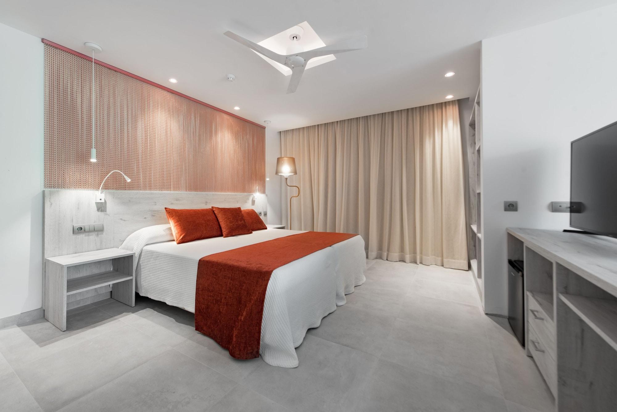 Hotel Abrat Сан-Антонио-Абад Экстерьер фото
