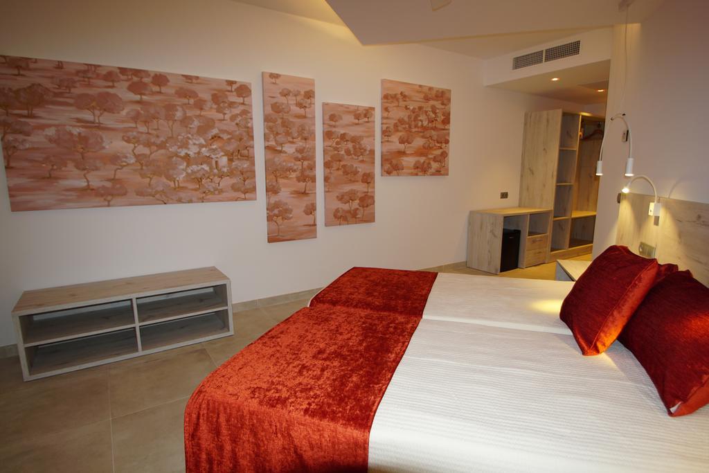 Hotel Abrat Сан-Антонио-Абад Экстерьер фото